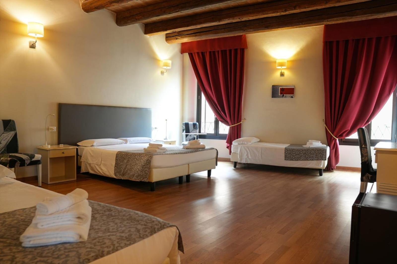 Honey Rooms Ferrara Exterior foto