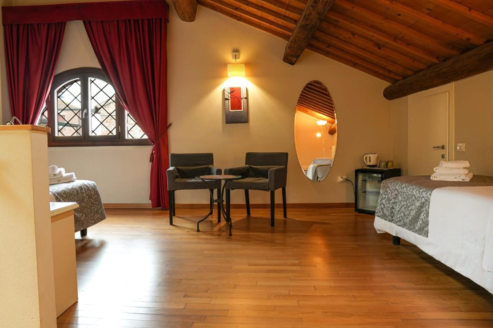 Honey Rooms Ferrara Exterior foto
